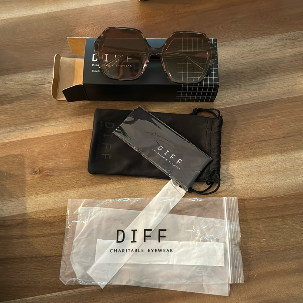 Diff Gigi sunglasses-  brand new in all original packaging This color sold out!
